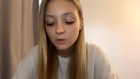 Snapshot of lovelladeboer chatting on 9, 10, 2025 Ella online show from 9, 10, 2025