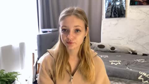 Snapshot of lovelladeboer chatting on 14, 10, 2025 Ella online show from 14, 10, 2025