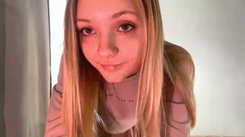 Snapshot of lovelladeboer chatting on 16, 10, 2025 Ella online show from 16, 10, 2025