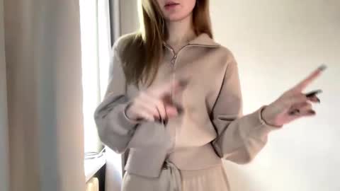 Snapshot of lovelladeboer chatting on 30, 10, 2025 Ella online show from 30, 10, 2025