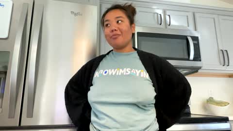Snapshot of lovellly_ chatting on 7, 1, 2025 Love online show from 7, 1, 2025