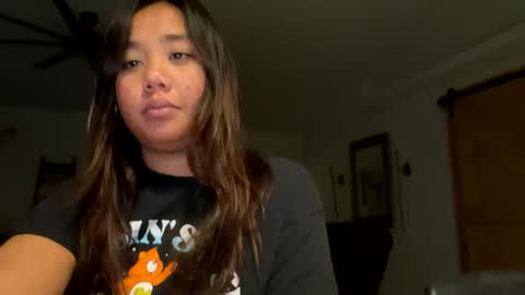 Snapshot of lovellly_ chatting on 11, 1, 2025 Love online show from 11, 1, 2025