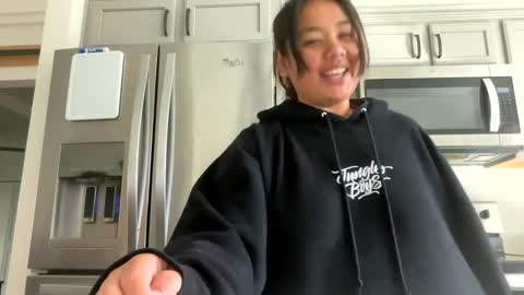 Snapshot of lovellly_ chatting on 15, 1, 2025 Love online show from 15, 1, 2025