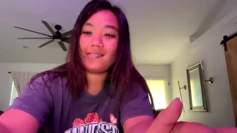 Snapshot of lovellly_ chatting on 16, 2, 2025 Love online show from 16, 2, 2025