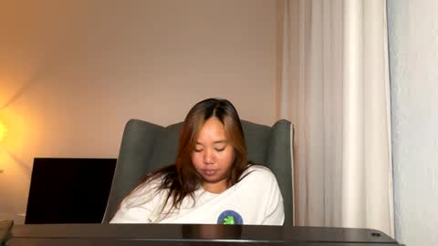 Snapshot of lovellly_ chatting on 26, 9, 2025 Love online show from 26, 9, 2025