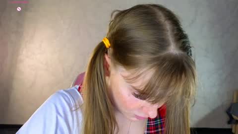 Snapshot of lovelly_molly chatting on 27, 4, 2026 Molly online show from 27, 4, 2026