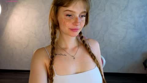 Snapshot of lovelly_molly chatting on 16, 5, 2026 Molly online show from 16, 5, 2026