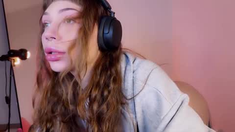 Snapshot of lovelorn_ chatting on 22, 2, 2025 Elsa online show from 22, 2, 2025