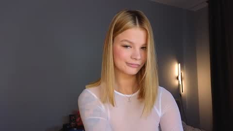 Snapshot of lovely_babyy chatting on 2, 2, 2025 Jenny online show from 2, 2, 2025