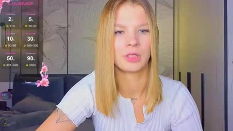 Snapshot of lovely_babyy chatting on 12, 9, 2025 Jenny online show from 12, 9, 2025