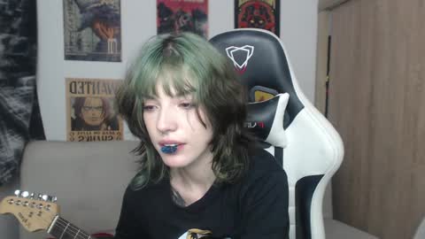 Cassie online show from 19, 1, 2025