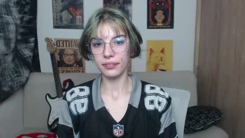 Cassie online show from 20, 2, 2025