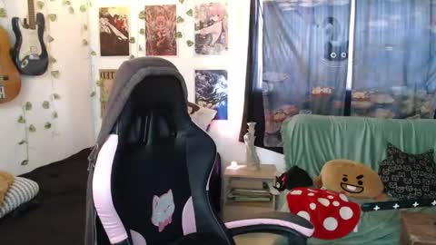 Cassie online show from 23, 4, 2026