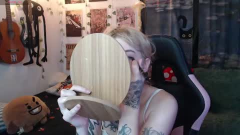Snapshot of lovely_cass chatting on 19, 6, 2026 Cassie online show from 19, 6, 2026