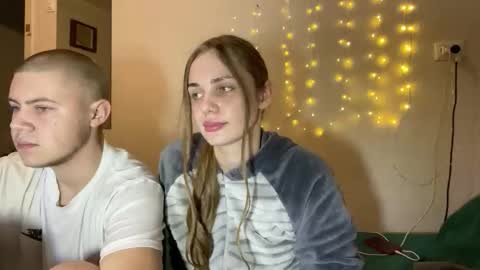lovely_couple00 online show from 18, 3, 2026