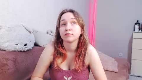 Lovely Hayley online show from 8, 6, 2026
