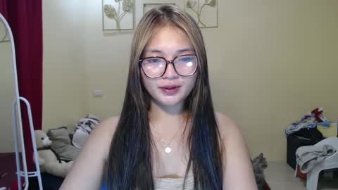 Lovely Laura online show from 31, 12, 2024