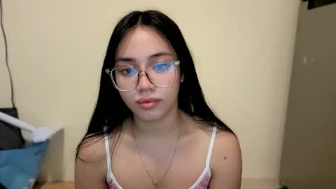 lovely_leah23 online show from 17, 10, 2025