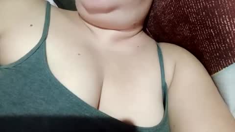 Snapshot of lovely_orchid chatting on 25, 12, 2024 lovely_orchid online show from 25, 12, 2024