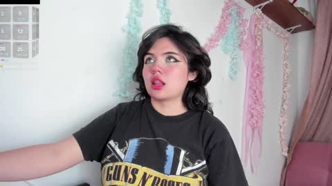 Snapshot of lovely_paris_01 chatting on 16, 1, 2025 Paris Rose online show from 16, 1, 2025