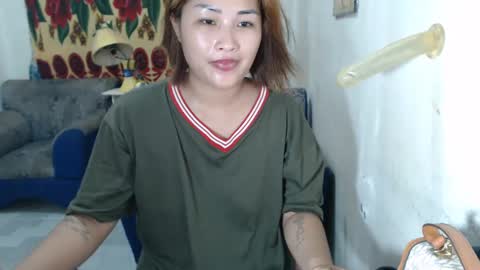Snapshot of lovely_singlemom chatting on 8, 1, 2025 ask me dear online show from 8, 1, 2025