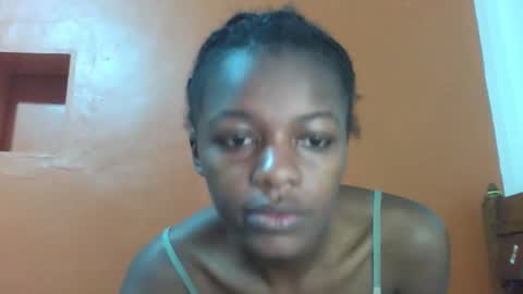 Snapshot of lovely_yvonne chatting on 8, 10, 2025 Lovely yvonne online show from 8, 10, 2025