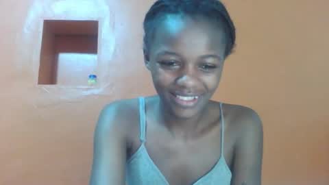 Snapshot of lovely_yvonne chatting on 17, 10, 2025 Lovely yvonne online show from 17, 10, 2025