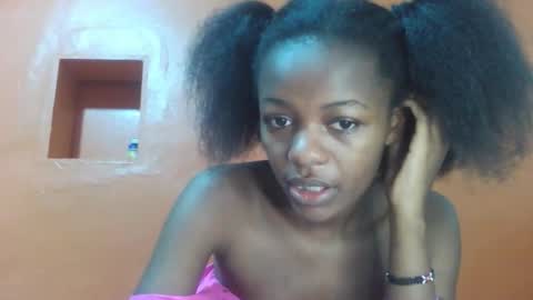 Snapshot of lovely_yvonne chatting on 26, 10, 2025 Lovely yvonne online show from 26, 10, 2025