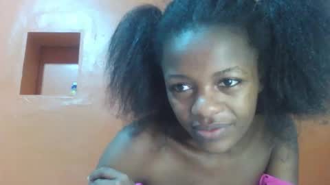 Snapshot of lovely_yvonne chatting on 29, 10, 2025 Lovely yvonne online show from 29, 10, 2025