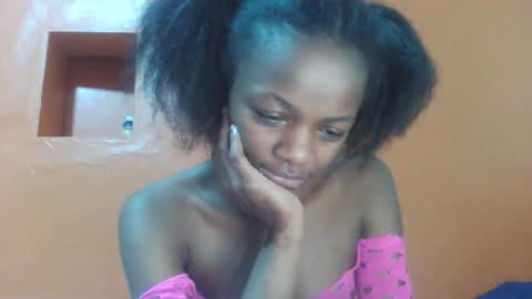 Snapshot of lovely_yvonne chatting on 30, 10, 2025 Lovely yvonne online show from 30, 10, 2025