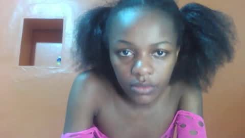 Snapshot of lovely_yvonne chatting on 31, 10, 2025 Lovely yvonne online show from 31, 10, 2025