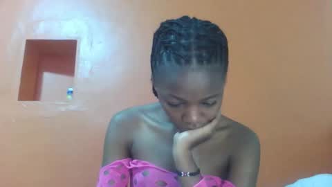 Snapshot of lovely_yvonne chatting on 12, 11, 2025 Lovely yvonne online show from 12, 11, 2025