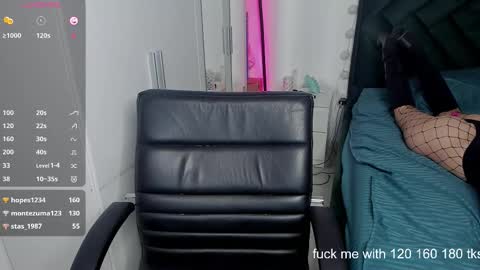 Snapshot of lovelyaria_ chatting on 4, 10, 2025 Aria3 online show from 4, 10, 2025