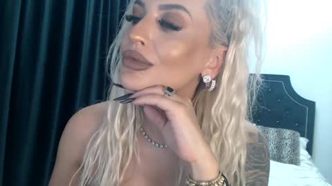 PrAllinXXXa online show from 13, 12, 2024