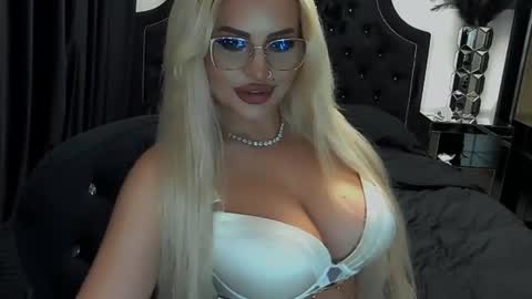 PrAllinXXXa online show from 9, 6, 2026