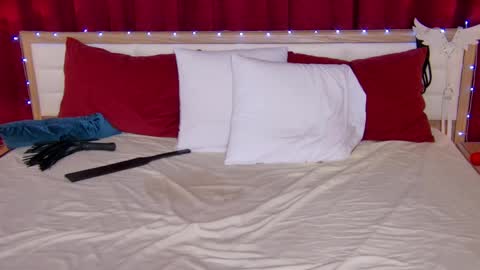 Caroline online show from 10, 3, 2025