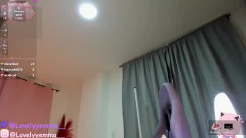Snapshot of lovelyemma__ chatting on 13, 9, 2025   online show from 13, 9, 2025