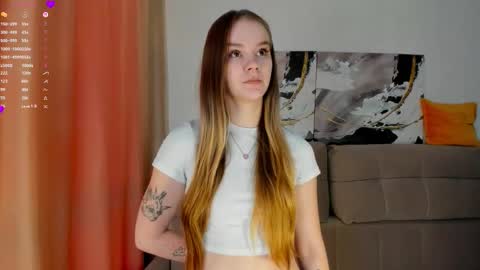 Snapshot of lovelygracee chatting on 4, 10, 2025 lovelygracee online show from 4, 10, 2025