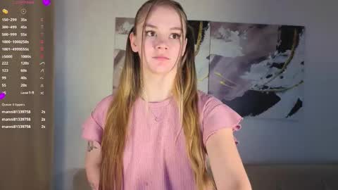 Snapshot of lovelygracee chatting on 25, 10, 2025 lovelygracee online show from 25, 10, 2025