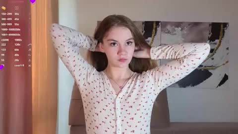 Snapshot of lovelygracee chatting on 26, 10, 2025 lovelygracee online show from 26, 10, 2025