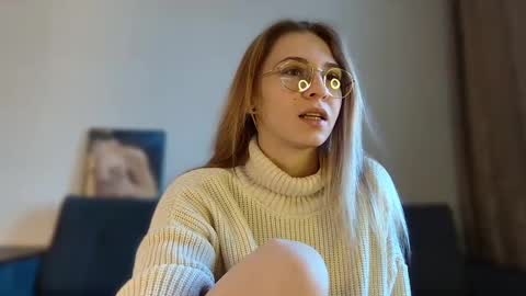Snapshot of lovelykatea chatting on 8, 3, 2025 Kate only online show from 8, 3, 2025
