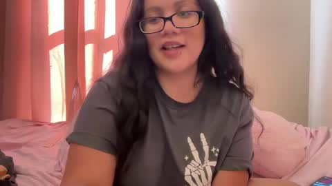 Snapshot of lovelykatiebabe chatting on 17, 9, 2025 lovelykatiebabe online show from 17, 9, 2025