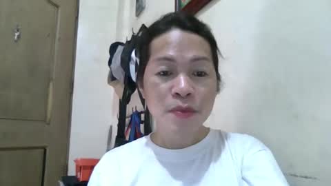 Snapshot of lovelykimts32 chatting on 29, 9, 2025 lovelykimts32 online show from 29, 9, 2025