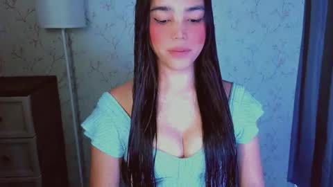 Snapshot of lovelylaiza chatting on 9, 7, 2026 Cutie Laiza online show from 9, 7, 2026