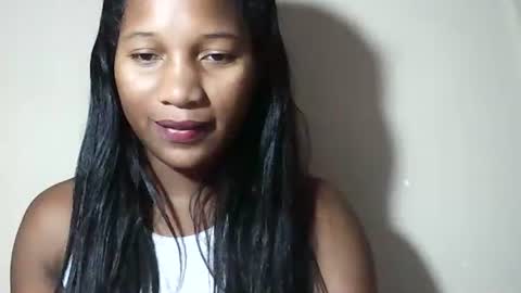 lovelylarra online show from 23, 4, 2026