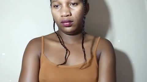 lovelylarra online show from 1, 5, 2026