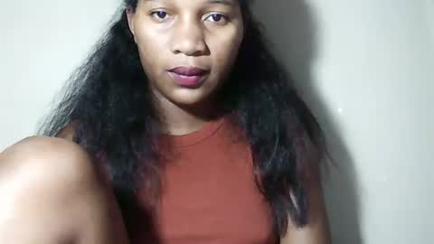 lovelylarra online show from 9, 5, 2026