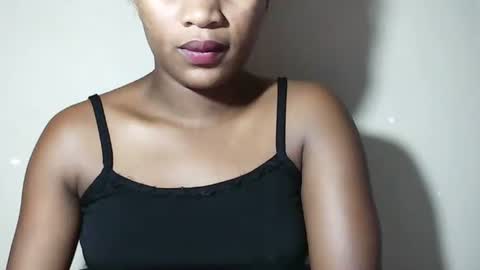 lovelylarra online show from 14, 5, 2026