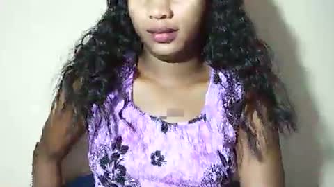 lovelylarra online show from 15, 5, 2026