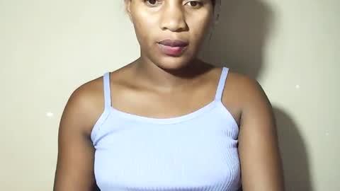 lovelylarra online show from 16, 5, 2026